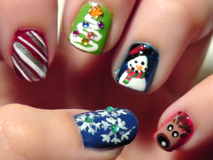 What are the Top 15 Christmas Nail Designs Ideas